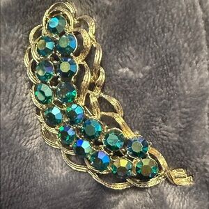 RARE Vintage Gold Brooch PEACOCK BLUE, GREEN AURORA BOREALIS RHINESTONES